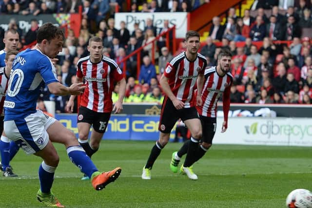Picture Andrew Roe/AHPIX LTD, Football, EFL Sky Bet League One, Sheffield United v Chesterfield Town, Bramall Lane, 30/04/17, K.O 12pm
Chesterfield's Kristian Dennis scores from the spot to equalise
Andrew Roe>>>>>>>07826527594