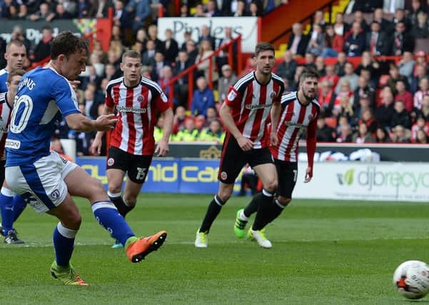 Picture Andrew Roe/AHPIX LTD, Football, EFL Sky Bet League One, Sheffield United v Chesterfield Town, Bramall Lane, 30/04/17, K.O 12pm

Chesterfield's Kristian Dennis scores from the spot to equalise 

Andrew Roe>>>>>>>07826527594