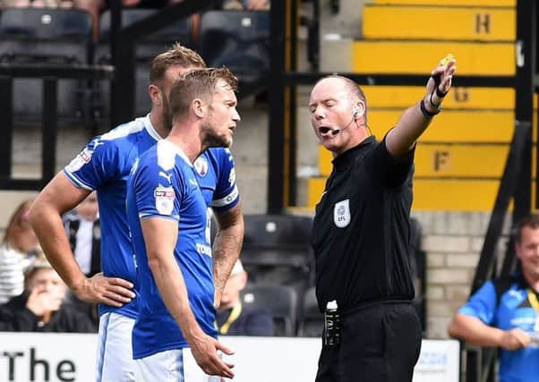 Picture Andrew Roe/AHPIX LTD, Football, EFL Sky Bet League One, Notts County v Chesterfield Town, Meadow Lane, 12/18/17, K.O 3pm

Chesterfield's Scott Wiseman is sent off by referee Andy Haines
Andrew Roe>>>>>>>07826527594