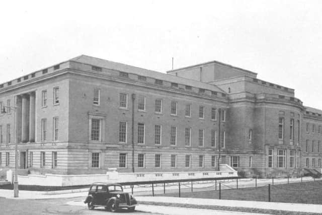 Chesterfield Town Hall from Saltergate in 1938.